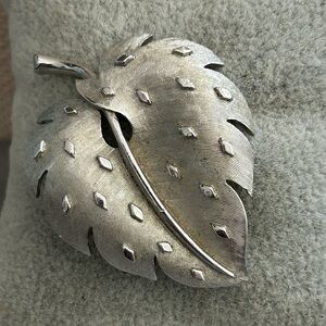 Vintage Crown Trifari Silver Tone Leaf Brooch Pin Signed © Mid Century